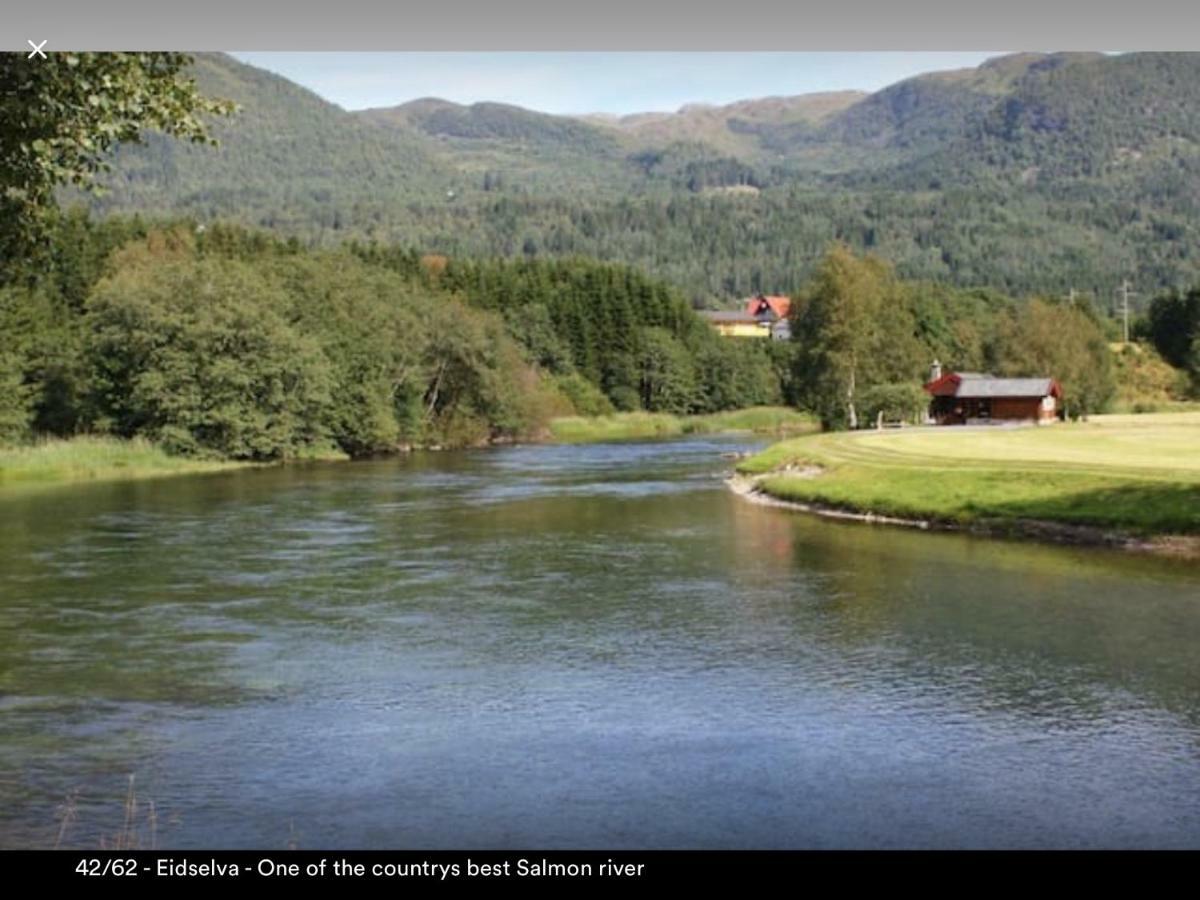 Koselig Landsbyhus I Nordfjord Nordfjordeid Kültér fotó
